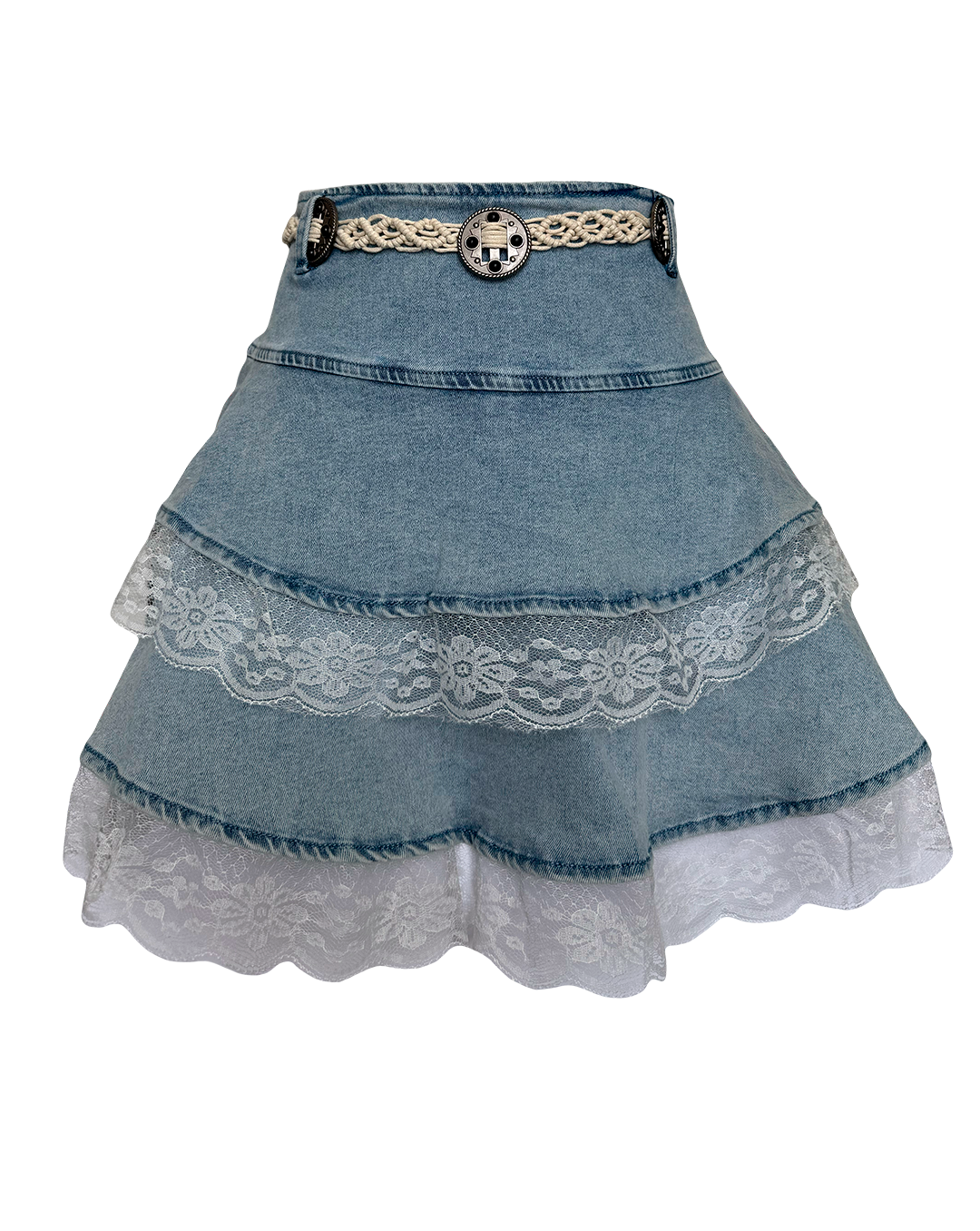 Falda corta de mezclilla azul claro con olanes y encaje blanco, estilo country con cinturón de estoperoles
