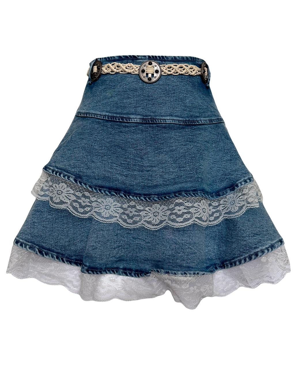 Falda corta de mezclilla azul oscuro con olanes y encaje blanco, estilo country con cinturón de estoperoles