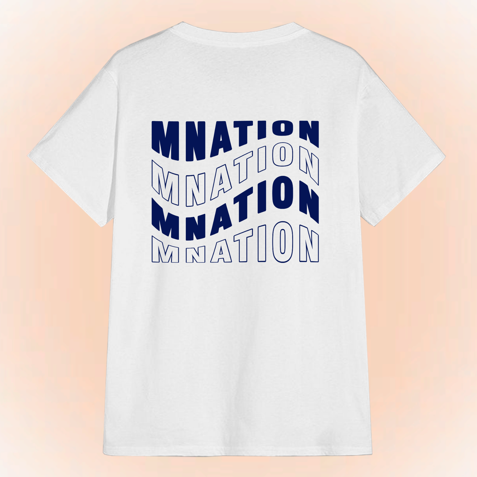 Playera blanca amplia con diseño MNation, look streetwear femenino Moona House